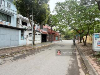 Biệt thự sài đồng  mặt tiền rộng 7.2m, vườn hoa trước nhà, dòng tiền 700 triệu/năm