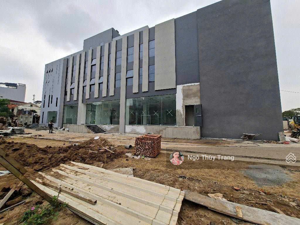 Bán toà tttm phúc lợi 3 mặt tiền 3148m giá 4xx tỷ pháp lý chuẩn đa năng