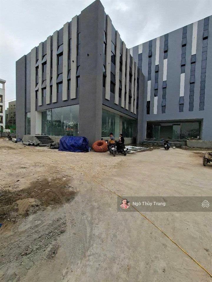 Bán toà tttm phúc lợi 3 mặt tiền 3148m giá 4xx tỷ pháp lý chuẩn đa năng