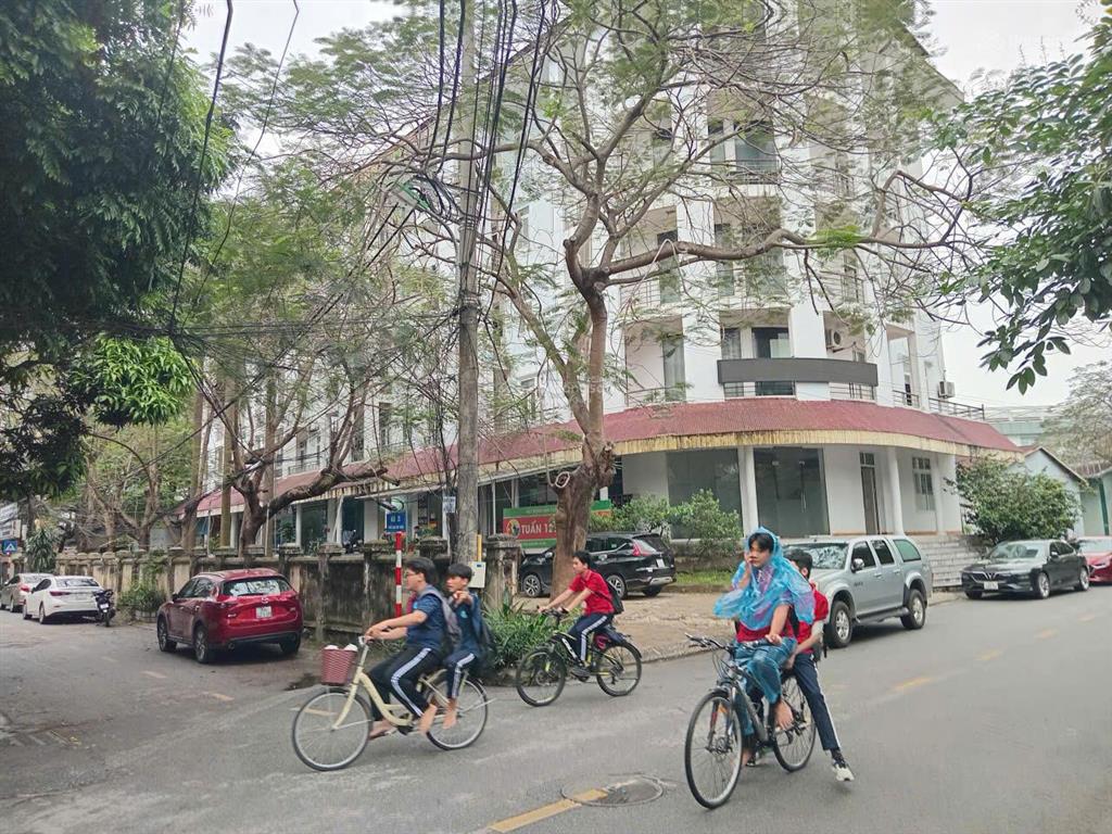 Siêu phẩm đất tmdv 4.000m² kđt sài đồng giá 90 tỷ | sẵn trường học 9 tầng, thang máy