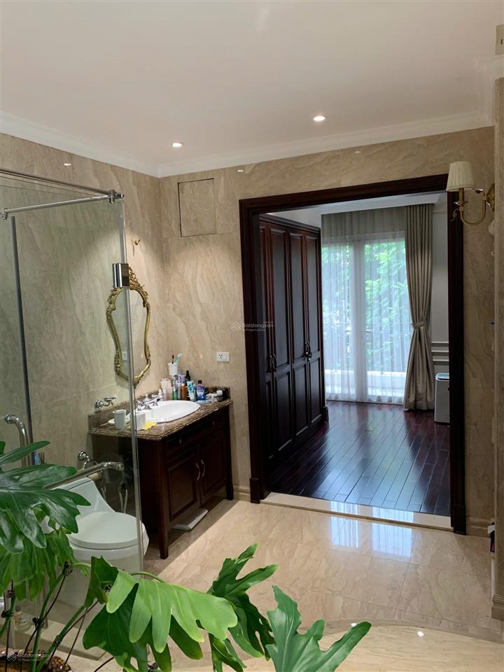 Bt anh đào vinhomes riverside 133m², vị trí đẹp, giá 61 tỷ