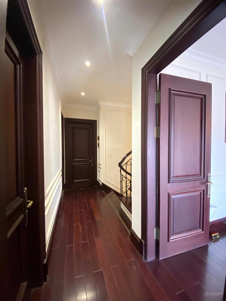 Bt anh đào vinhomes riverside 133m², vị trí đẹp, giá 61 tỷ