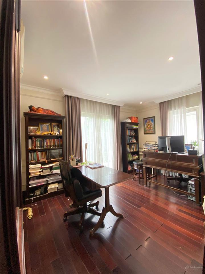 Bt anh đào vinhomes riverside 133m², vị trí đẹp, giá 61 tỷ