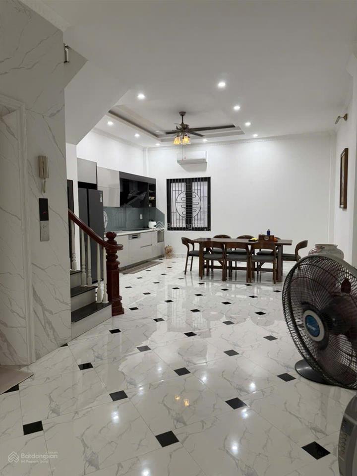Bán nhà giang biên 75m², 5 tầng thang máy, ô tô đỗ cửa, full nội thất, giá 19 tỷ