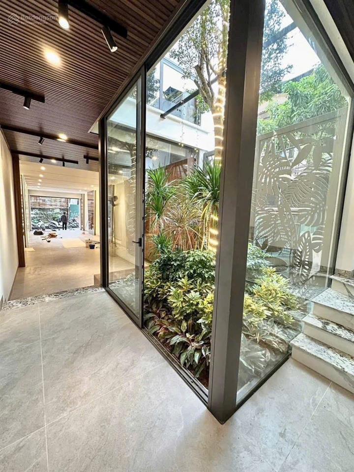 Bán nhà việt hưng long biên 96m²  7 tầng thang máy  gara 2 ô tô  full nội thất cao cấp, 23 tỷ