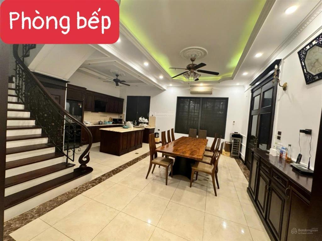 Cho thuê biệt thự song lập anh đào 6 vinhomes riverside 166m², 3pn chỉ 45tr/tháng