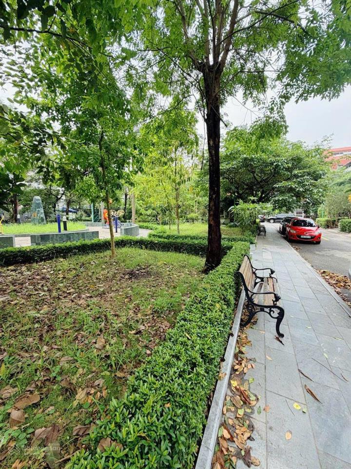 Cho thuê biệt thự bt8 việt hưng 166m² đẹp, vị trí đắc địa, kinh doanh tốt chỉ 35 triệu/tháng