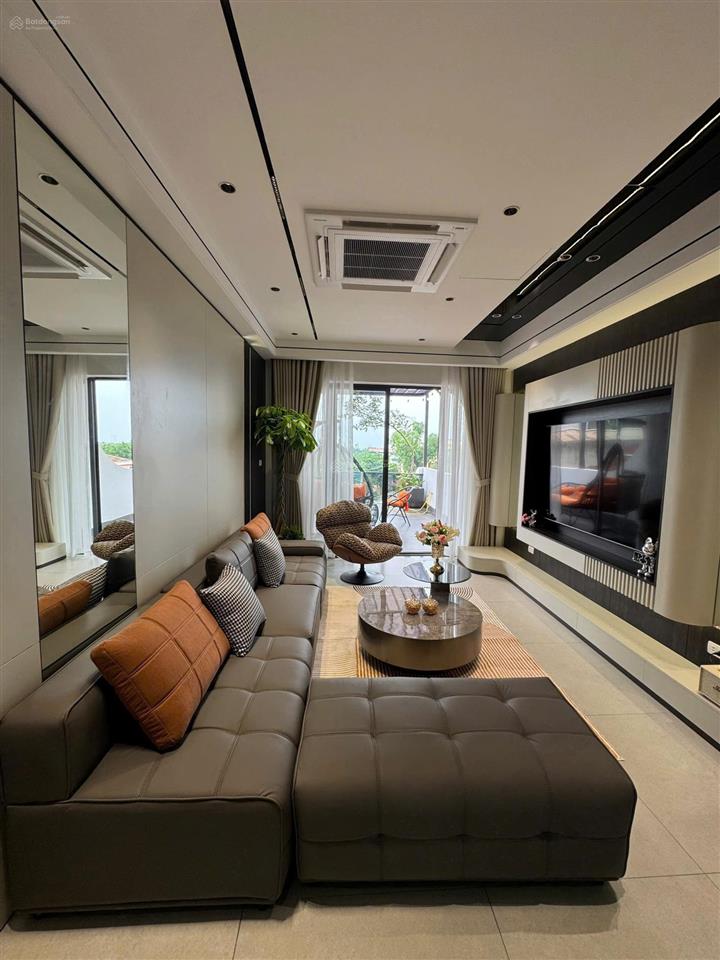 Nhà 7 tầng thang máy gara 2 ô tô view cầu đông trù & vin cổ loa full nội thất 16,2 tỷ