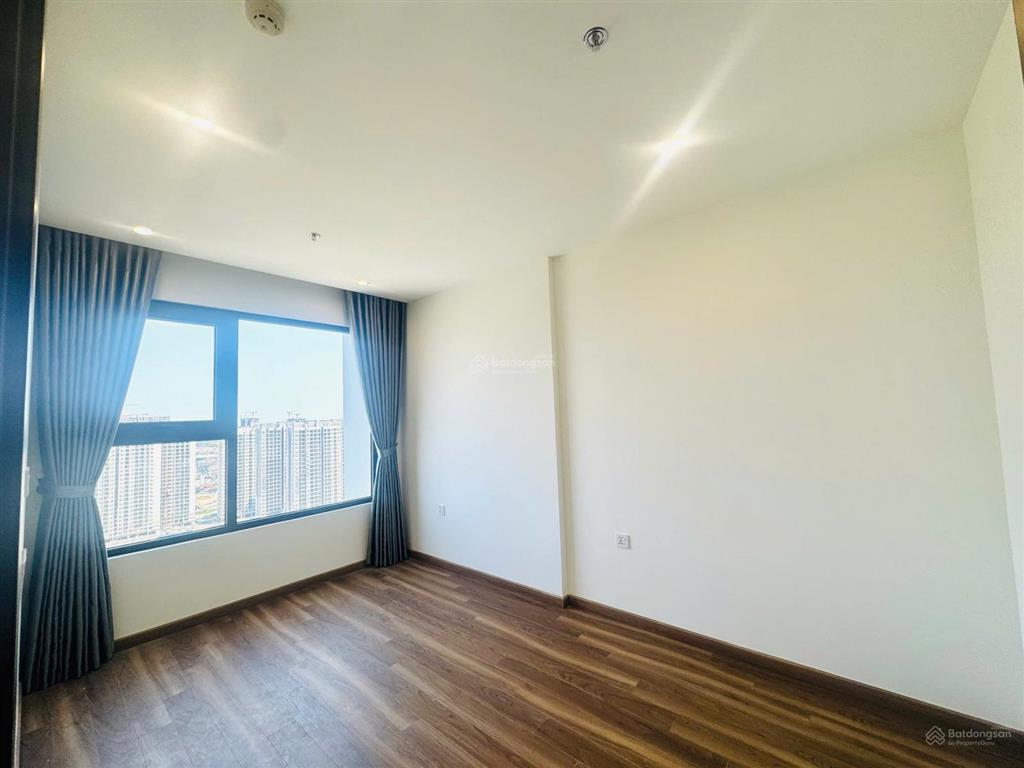 Chính chủ bán căn góc 2pn vinhomes ocean park gia lâm 64m2 giá 4,8 tỷ có khách thuê 7,5tr/tháng