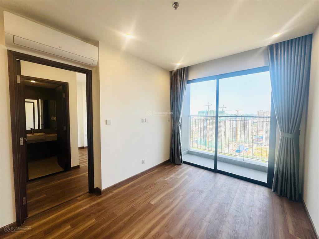 Chính chủ bán căn góc 2pn vinhomes ocean park gia lâm 64m2 giá 4,8 tỷ có khách thuê 7,5tr/tháng