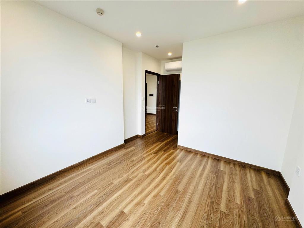 Chính chủ bán căn góc 2pn vinhomes ocean park gia lâm 64m2 giá 4,8 tỷ có khách thuê 7,5tr/tháng