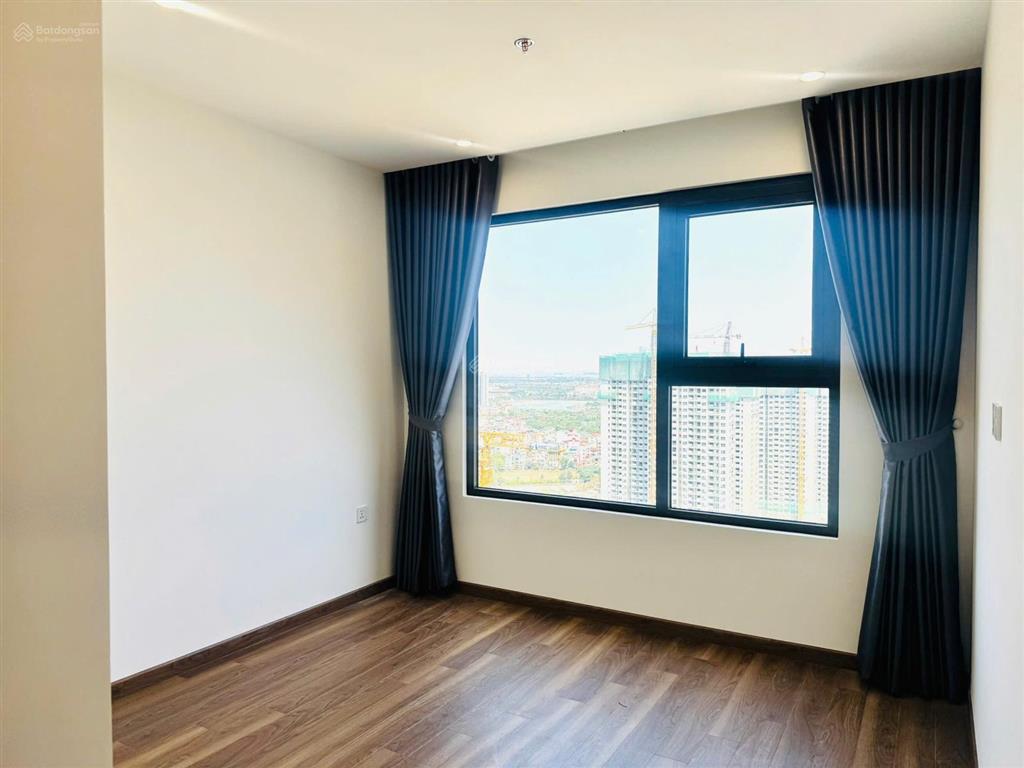 Chính chủ bán căn góc 2pn vinhomes ocean park gia lâm 64m2 giá 4,8 tỷ có khách thuê 7,5tr/tháng