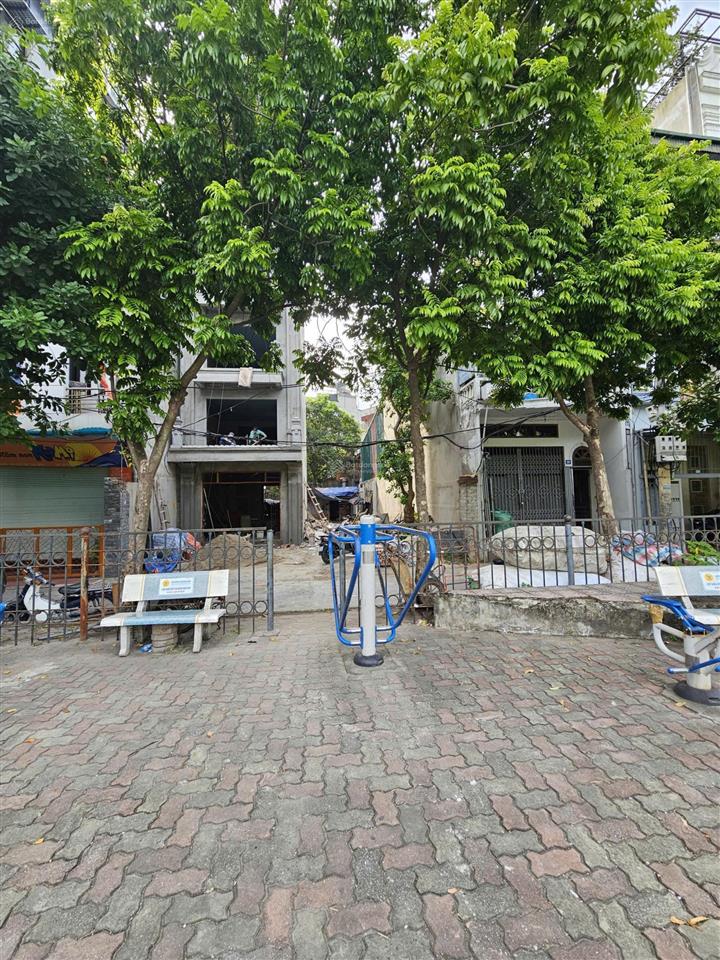 Bán tòa nhà văn phòng ngõ 1 ngọc lâm bồ đề long biên 85m2, gara ô tô, chỉ 43,2 tỷ