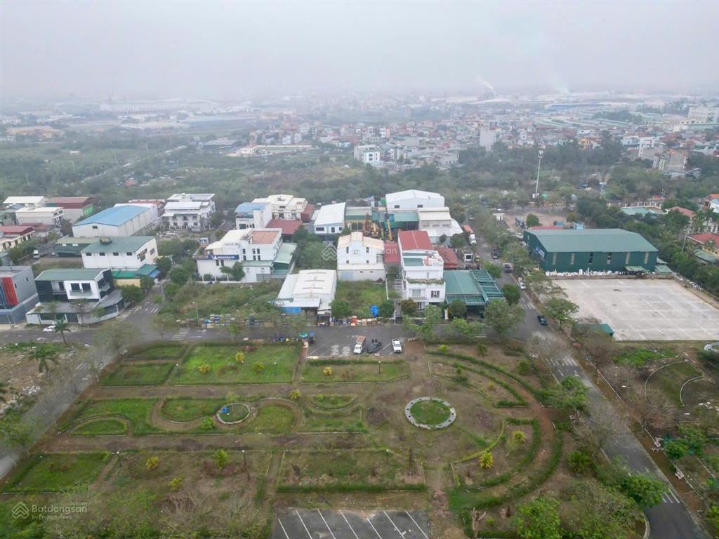 Cho thuê đất làng nghề kiêu kỵ gia lâm sẵn xưởng hoạt động 436m2, mt 16,5m, xe tải vào tận nơi