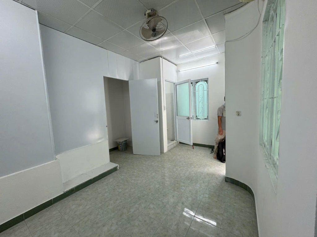 Lên Đơn Nhà Nhỏ Xinh – Sát Đường Lớn Lê Đại Hành - Chỉ 2,42 Tỷ