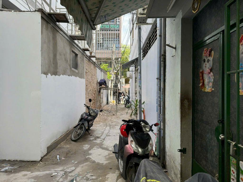 Lên Đơn Nhà Nhỏ Xinh – Sát Đường Lớn Lê Đại Hành - Chỉ 2,42 Tỷ