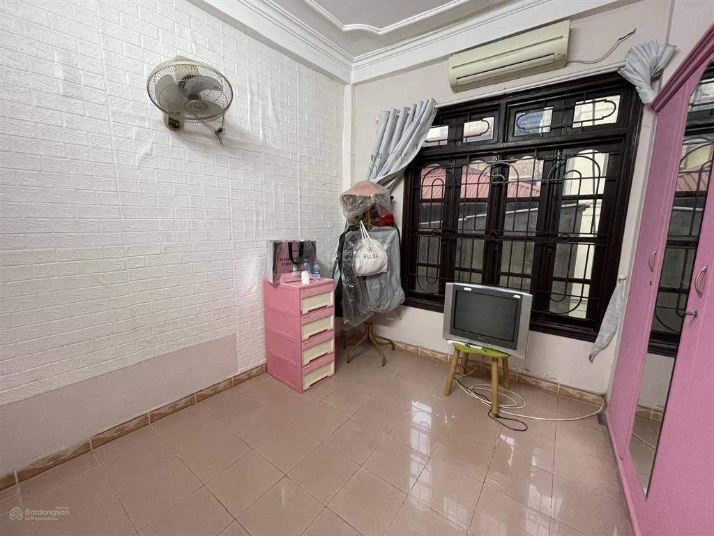 Cho thuê nhà riêng tại hoàng hoa thám, 8 triệu, 30m2, hàng hiếm giá ưu đãi