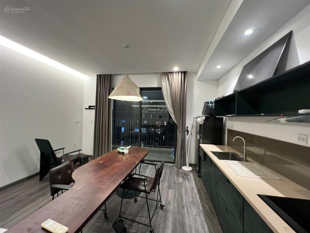 Em cho thuê chcc studio toà c2 tại d'capitale trần duy hưng
