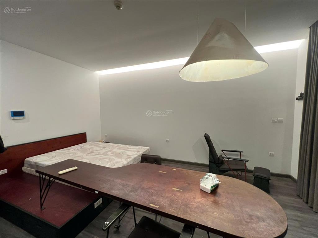 Em cho thuê chcc studio toà c2 tại d'capitale trần duy hưng