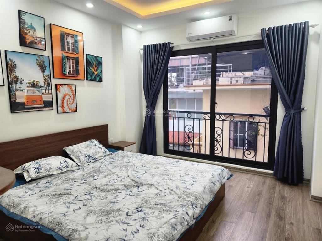 Cc cho thuê nhà 6 tầng , thang máy 12 củ ngõ 111 trần hoà