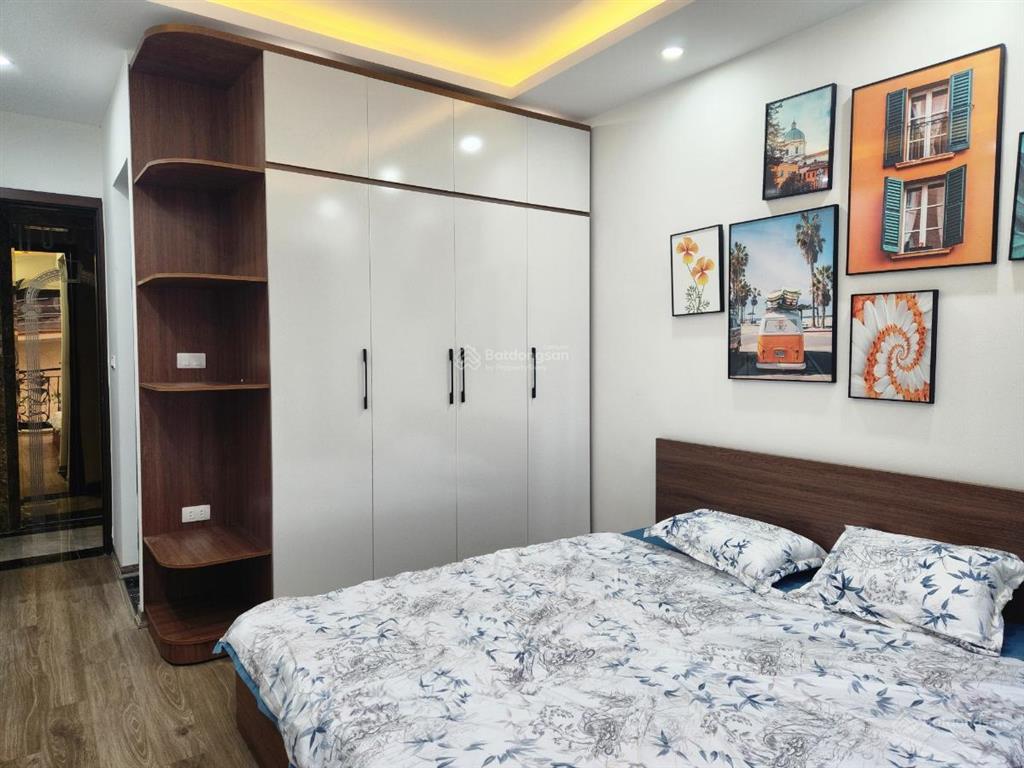 Cc cho thuê nhà 6 tầng , thang máy 12 củ ngõ 111 trần hoà
