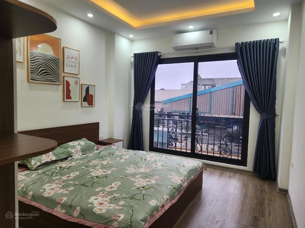 Cc cho thuê nhà 6 tầng , thang máy 12 củ ngõ 111 trần hoà
