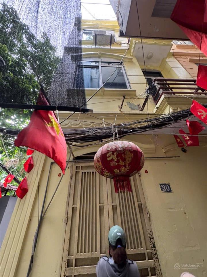 Cc cho thuê nhà riêng 5 tầng 6pn giá 8tr ở vũ tông phan