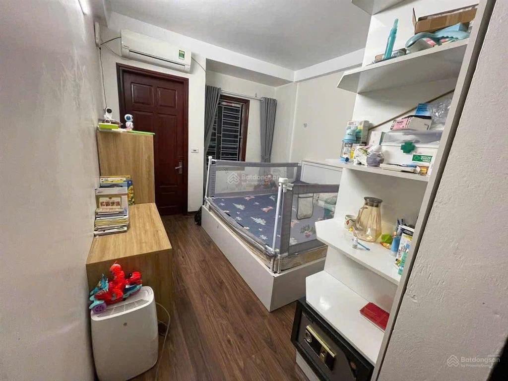 Cc cho thuê nhà 5 tầng 4pn ngõ 376 khương đình