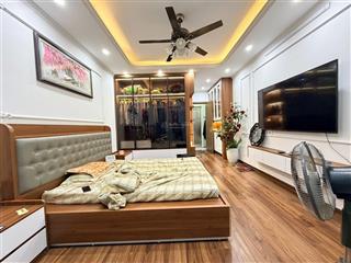 Cc cho thuê nhà riêng 5 tầng phố vũ tông phan 12tr