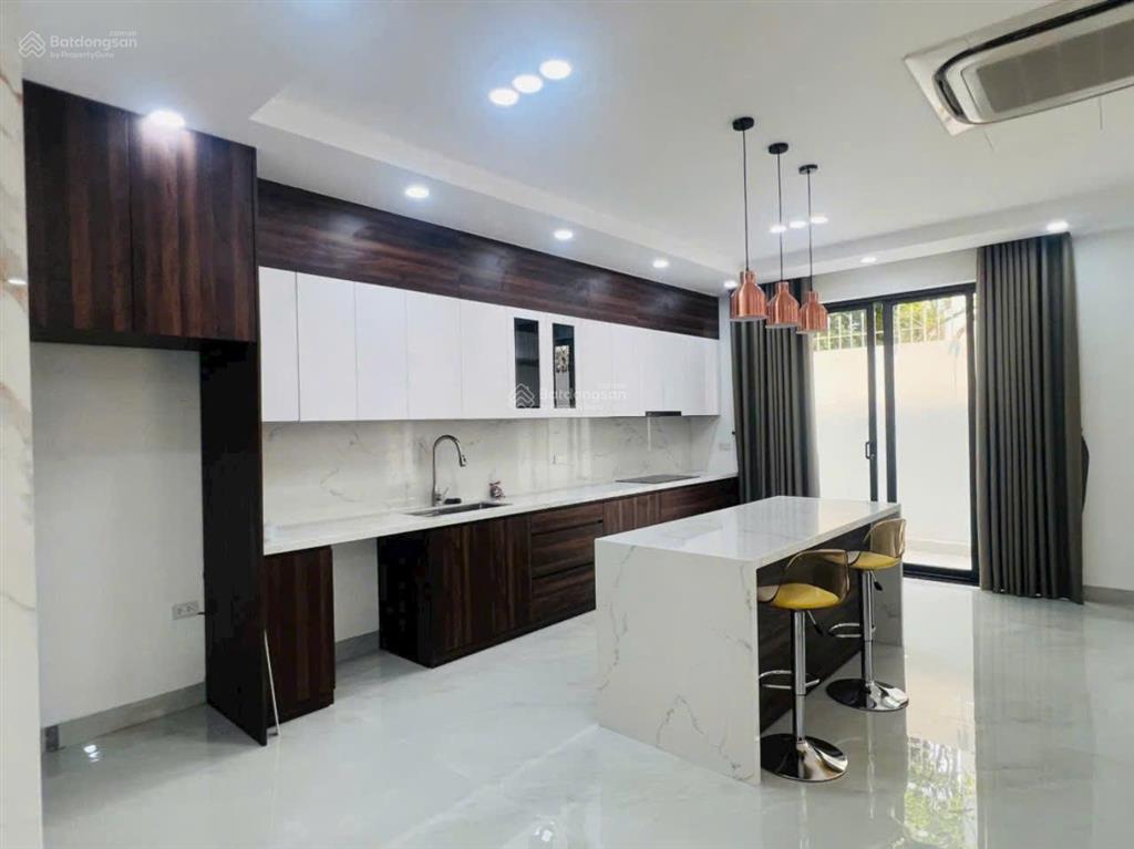 Bán nhà biệt thư kđt văn phú, hà đông, dt 200m2, nhà đẹp.  0398 908 ***