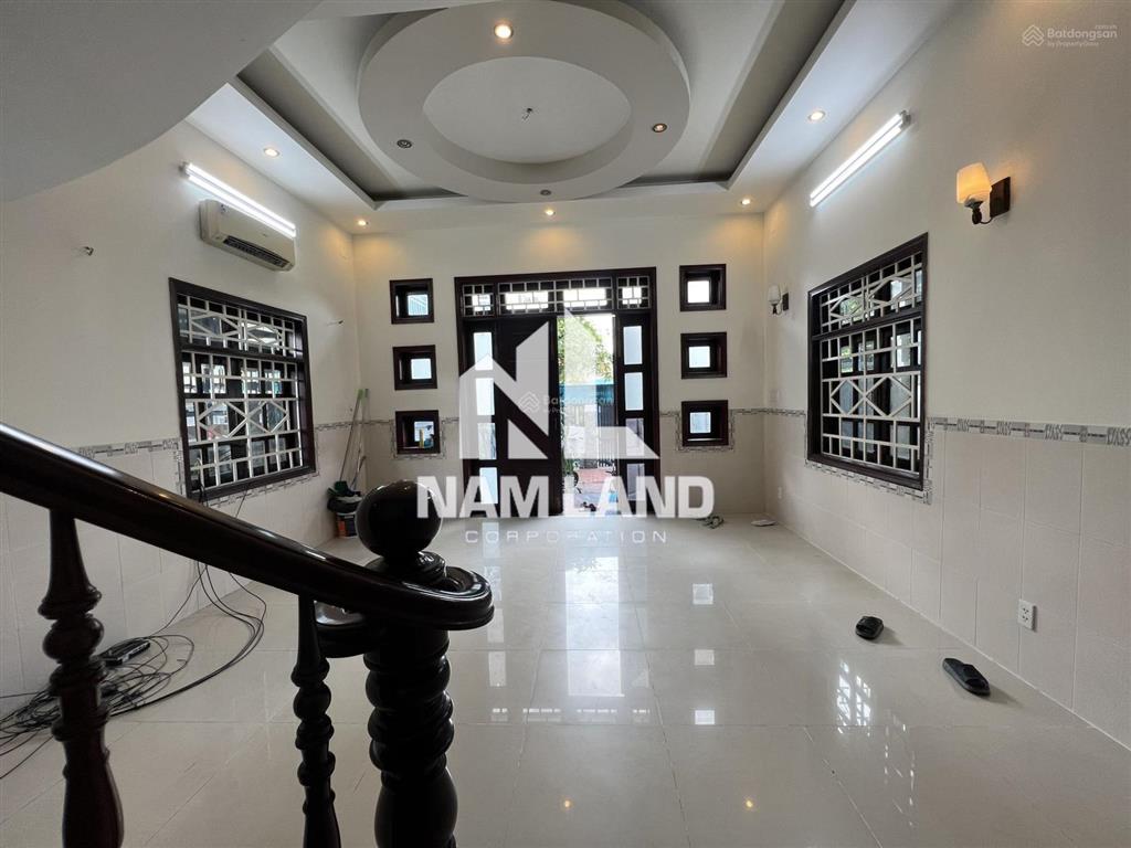 Cho thuê nhà nguyên căn thảo điền sân siêu rộng 3 xe hơi 3 lầu 5 phòng lớn để ở, văn phòng công ty