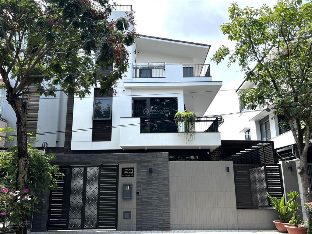 Cho thuê dài hạn nhà khu đảo kim cương, gara, 3 lầu, 5 phòng lớn để ở, văn phòng công ty