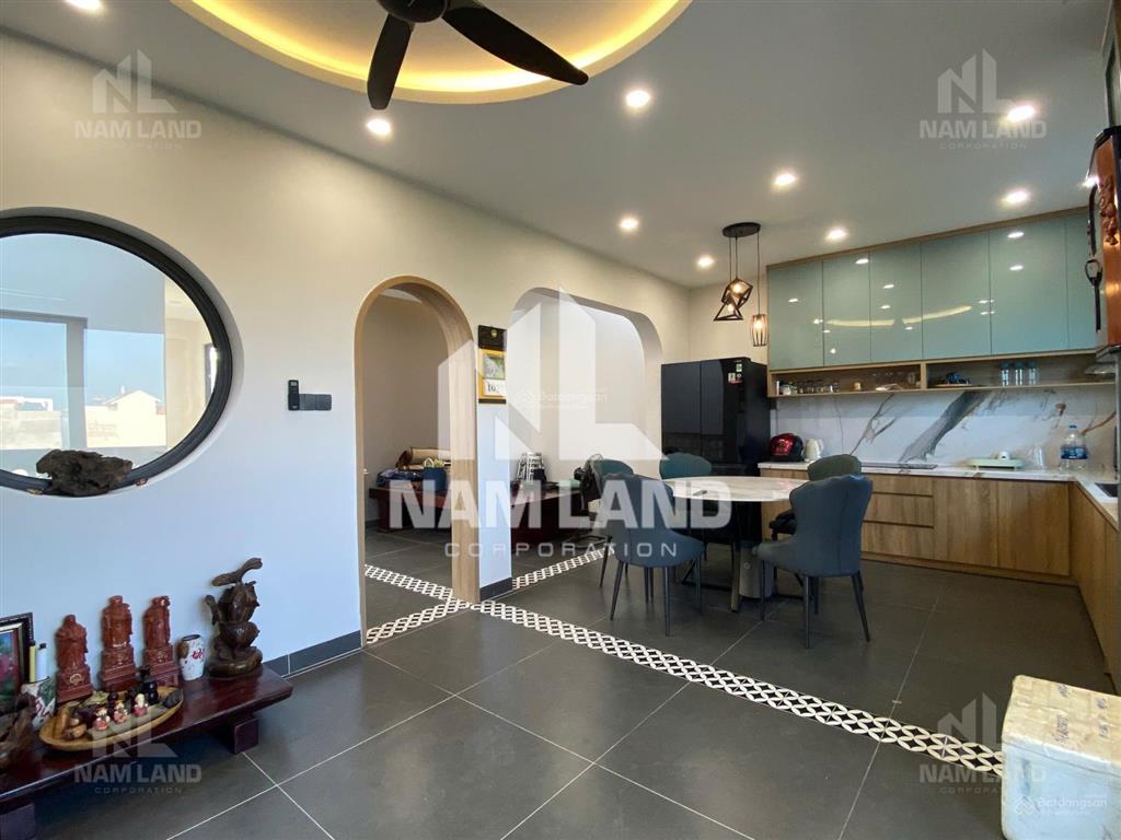 Cho thuê dài hạn nhà khu đảo kim cương, gara, 3 lầu, 5 phòng lớn để ở, văn phòng công ty