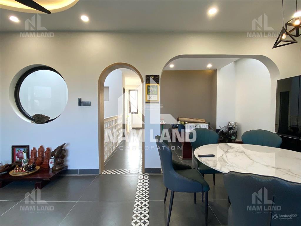 Cho thuê dài hạn nhà khu đảo kim cương, gara, 3 lầu, 5 phòng lớn để ở, văn phòng công ty