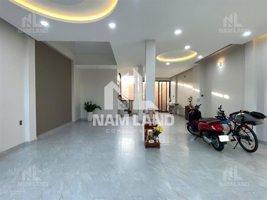 Cho thuê dài hạn nhà khu đảo kim cương, gara, 3 lầu, 5 phòng lớn để ở, văn phòng công ty