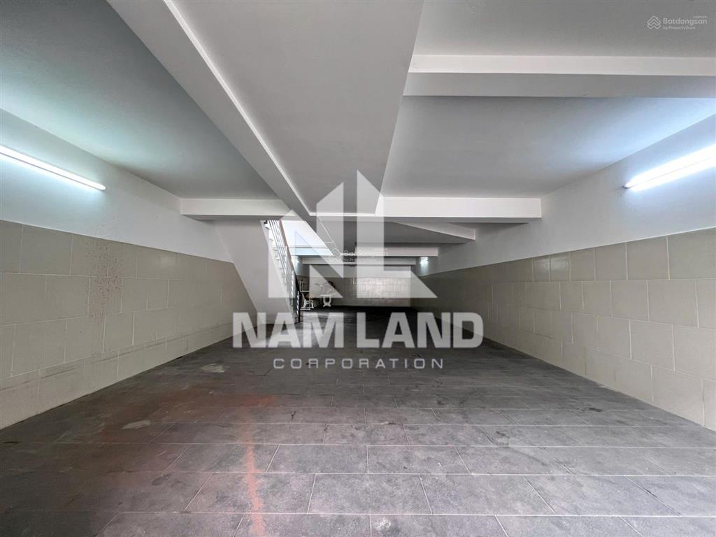 Cho thuê nhà có hầm, trệt trống suốt 3 lầu 6 phòng lớn làm văn phòng, ở tại đường lương định của
