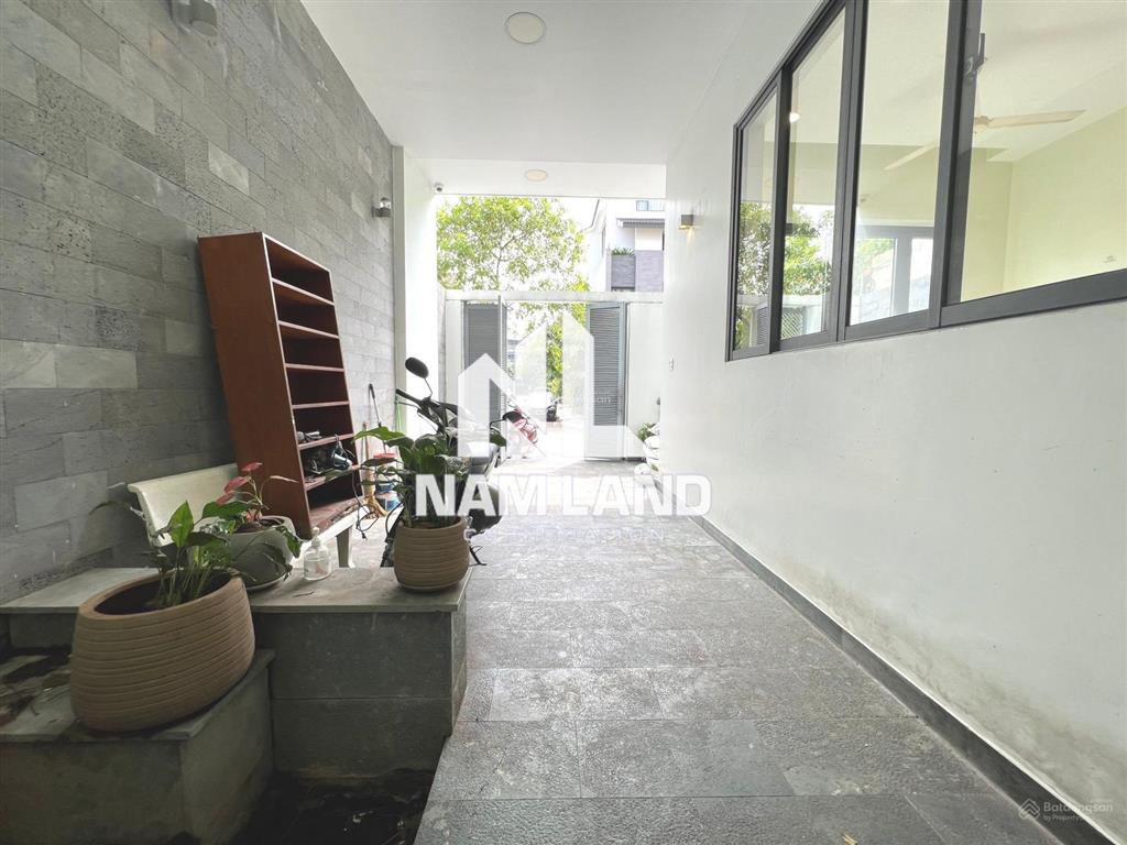 Chị hoa cho thuê nguyên căn nhà đẹp hiện đại 4 phòng, kdc sông giồng, hướng đông để ở văn phòng