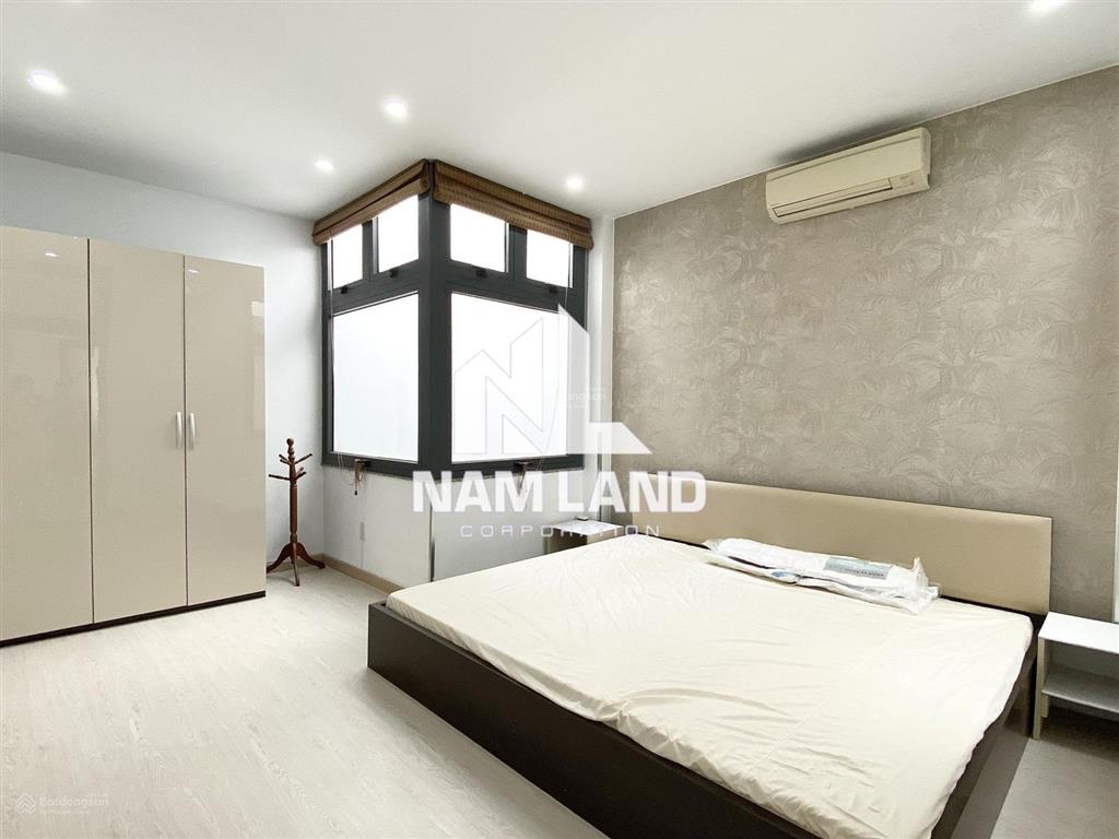 Cho thuê nhà hướng đông nam, sân xe hơi 3 lầu 3 phòng đẹp hiện đại view landmark 81 tại an khánh