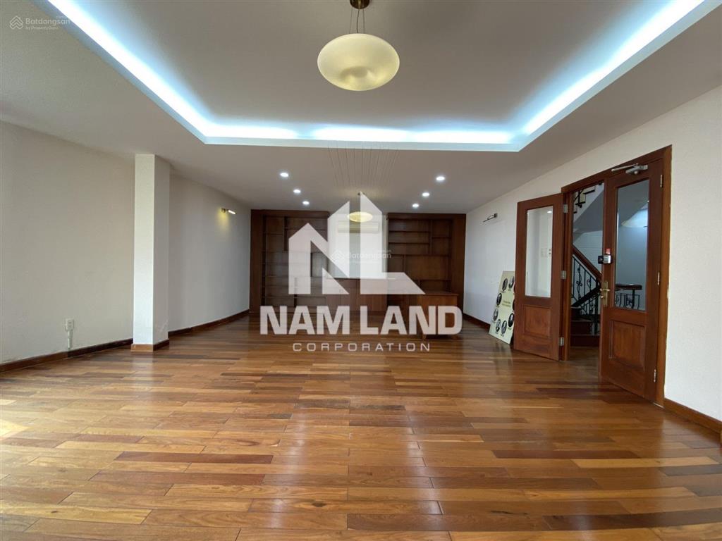 Cô anh cho thuê nhà gần đường trần não 2 mặt tiền có hầm 3 lầu 5 phòng lớn gần sông sài gòn, quận 2