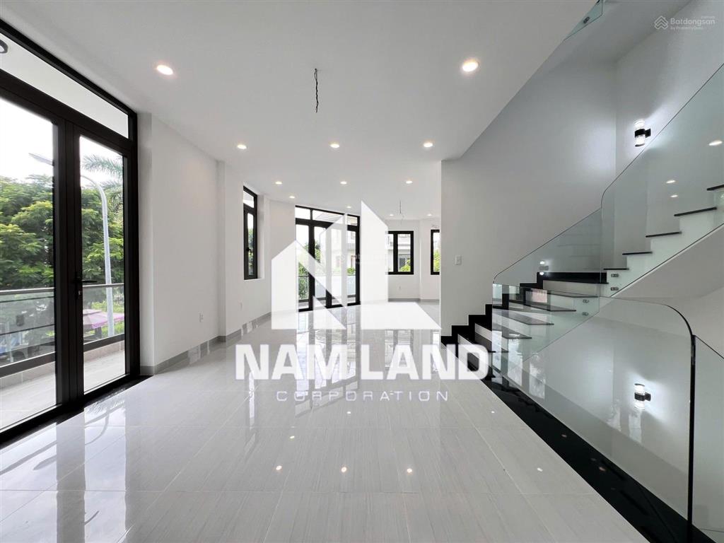Cho thuê nhà đẹp quận 9, căn góc, nhà mới thiết kế trống phù hợp làm văn phòng công ty chỉ 28 triệu