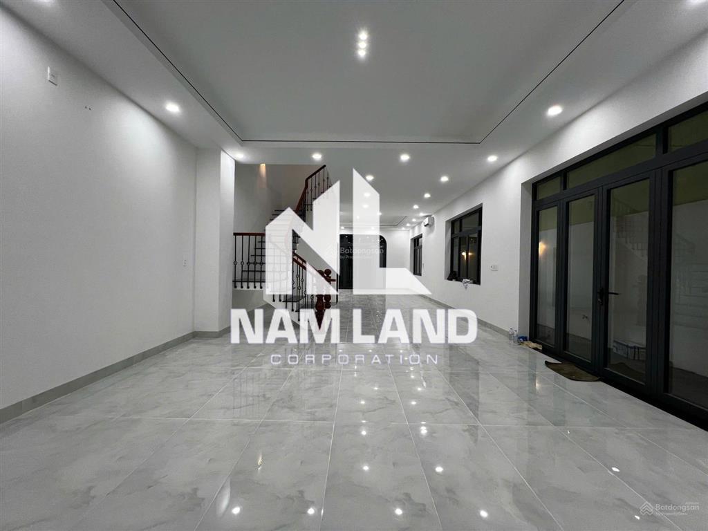 Cho thuê nhà ngang 10m dài 25m đường liên phường quận 9 vào 100m gara 3 lầu 5 phòng hướng tây bắc