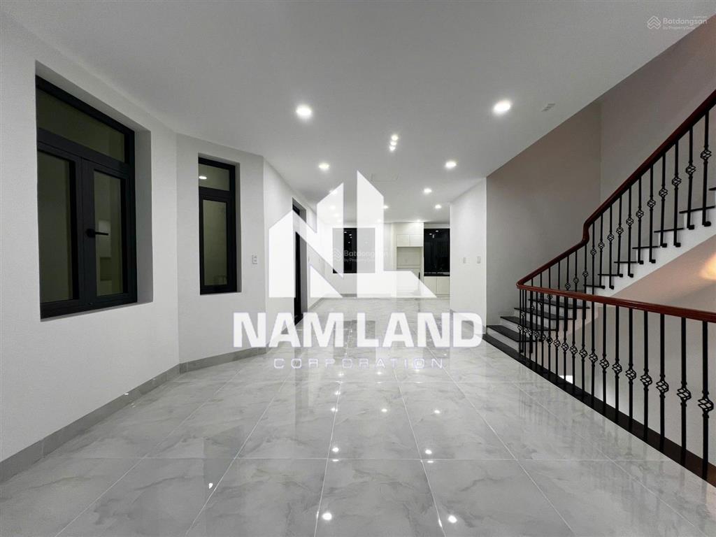 Cho thuê nhà ngang 10m dài 25m đường liên phường quận 9 vào 100m gara 3 lầu 5 phòng hướng tây bắc