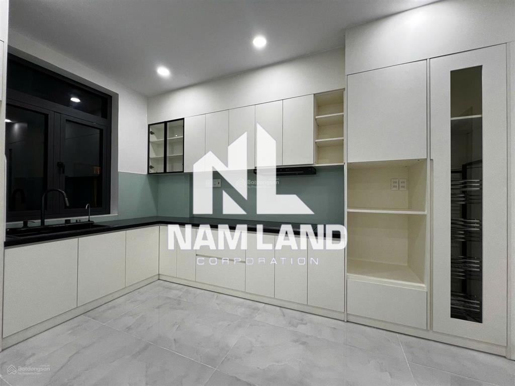 Cho thuê nhà ngang 10m dài 25m đường liên phường quận 9 vào 100m gara 3 lầu 5 phòng hướng tây bắc