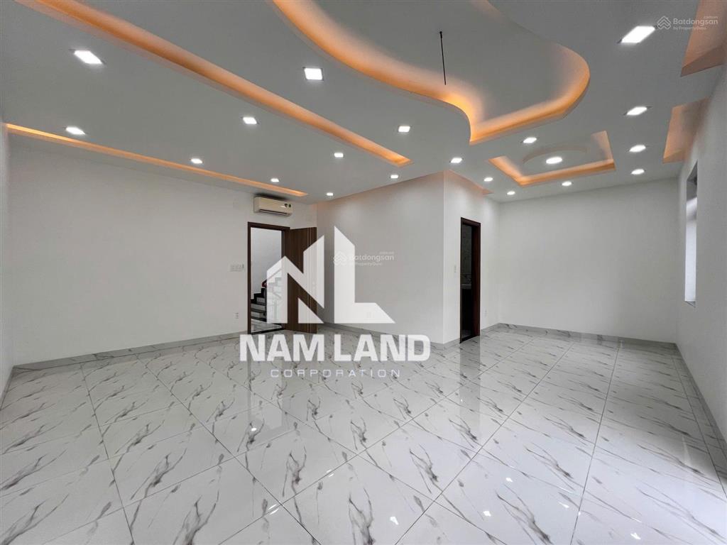 Cho thuê nhà rộng giá tốt gần vòng xoay liên phường quận 9 gara 3 lầu 5 phòng lớn hướng đông nam