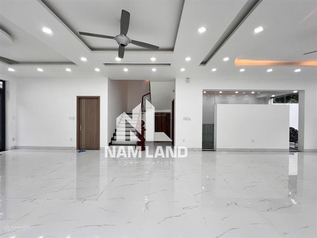 Cho thuê nhà rộng giá tốt gần vòng xoay liên phường quận 9 gara 3 lầu 5 phòng lớn hướng đông nam