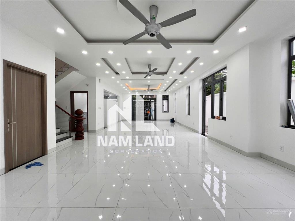 Cho thuê nhà rộng giá tốt gần vòng xoay liên phường quận 9 gara 3 lầu 5 phòng lớn hướng đông nam