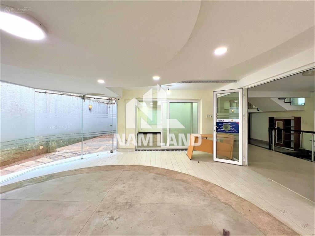 Cho thuê nhà đôi ngang 15m hầm 3 lầu 7 phòng khu compound gần sông sài gòn để ở, văn phòng công ty