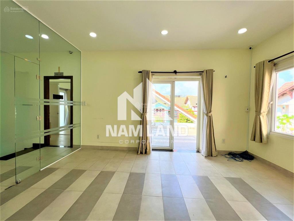 Cho thuê nhà đôi ngang 15m hầm 3 lầu 7 phòng khu compound gần sông sài gòn để ở, văn phòng công ty
