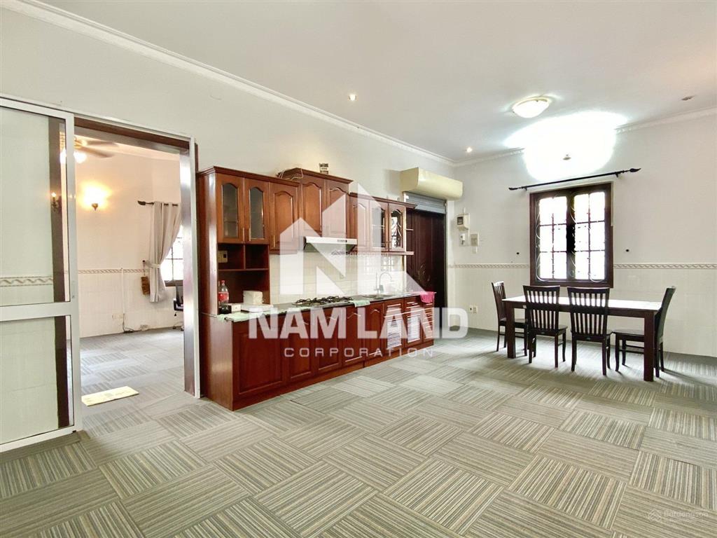 Chị an cho thuê nhà căn góc 2 mặt tiền khu đường nội bộ có sân vườn gara 2 tầng 4 phòng lớn