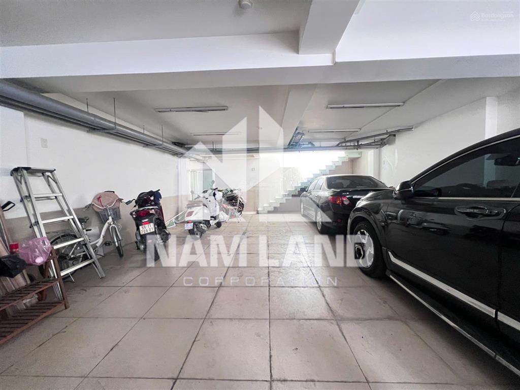 Cho thuê nhà ngang 8m hầm 4 lầu 5 phòng lớn gần công viên, sông sài gòn để ở, văn phòng công ty
